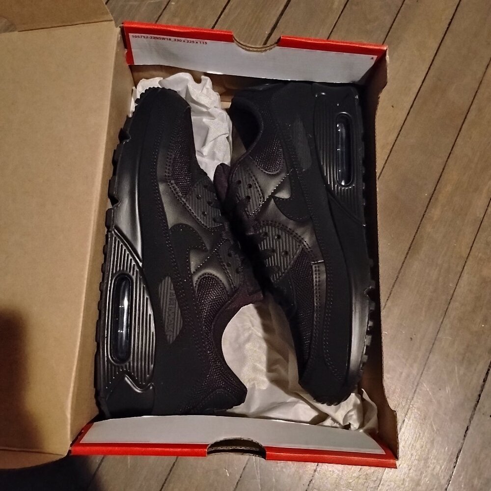 Men's 10 1/2 black on black Air Max 90s